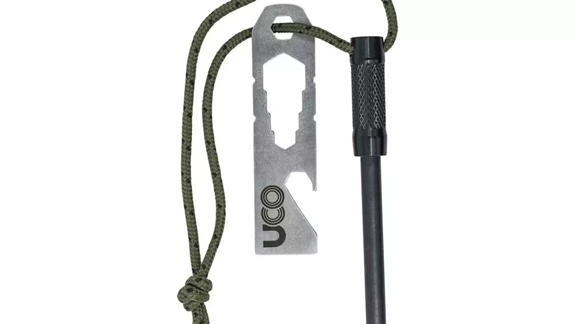 UCO Survival Fire Striker Zwart